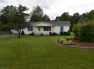2624 Pine Breeze Dr, Interlochen, MI 49643