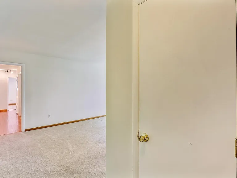 10412 Montrose Ave #202 — Photo 5