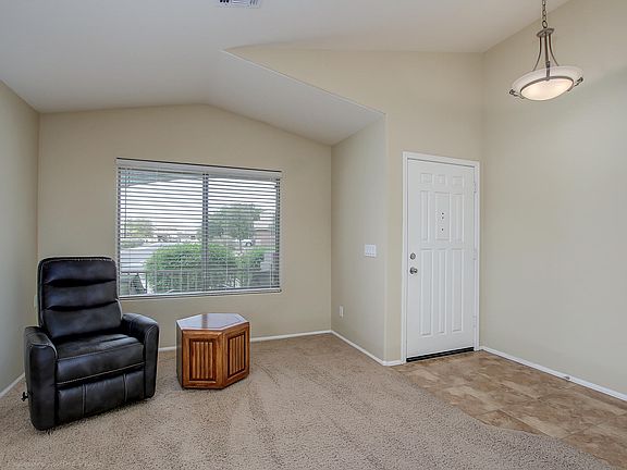 5th image of 689 W Dexter Way