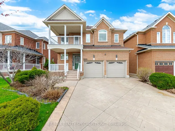 3225 Escada Dr, Mississauga, ON L5M 7V6