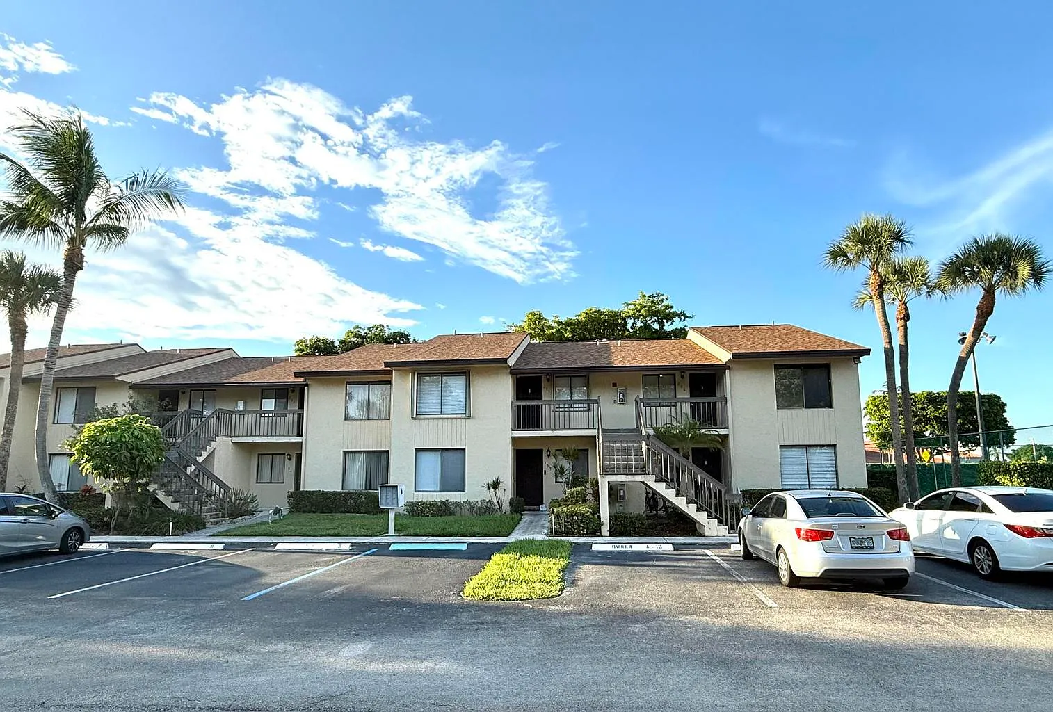 2 bed, 2.0 bath, $2,300 — Photo 2