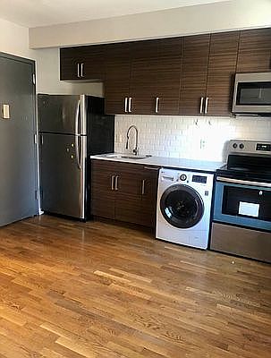 2nd image of 706 Courtlandt Ave APT 2F