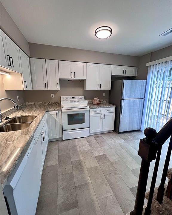 2nd image of 448 Indian Summer Ln