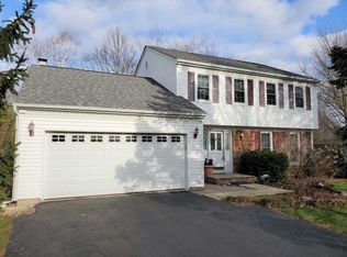 7 Bedford Ln, Geneva, IL 60134