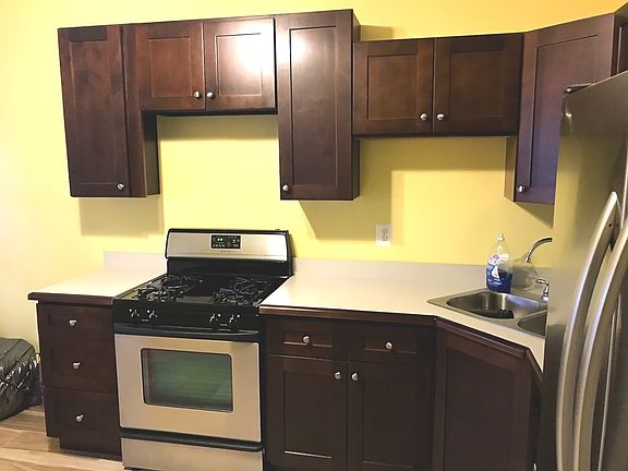 3rd image of 3014 N Gresham Ave #2