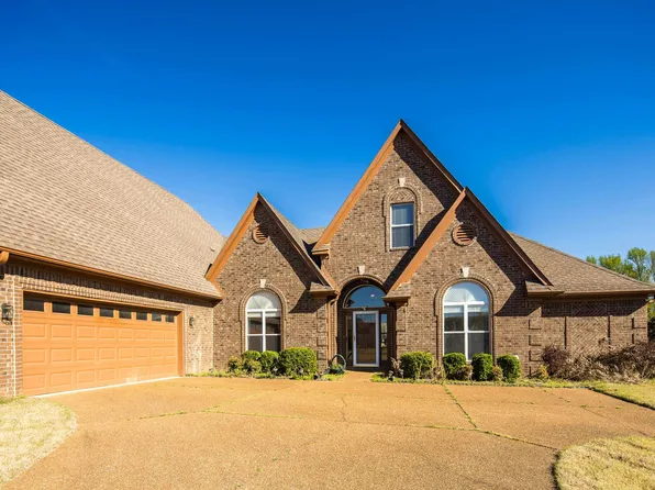 450 Lewis Fairway Cir, Oakland, TN 38060