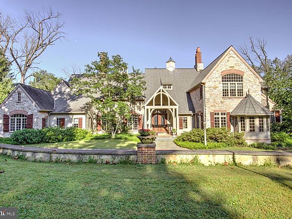 3rd image of 636 Bean Hill Rd