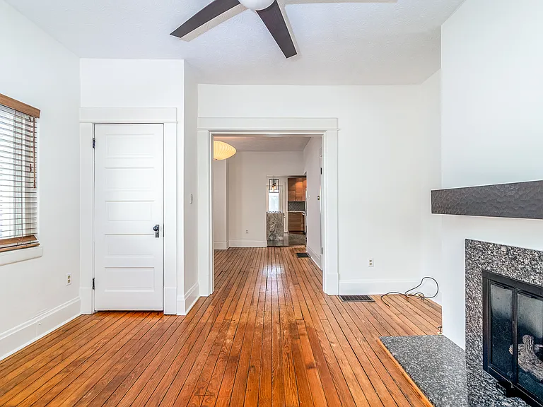 483 Stanley Ave — Photo 3