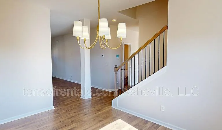 354 Tavernier Ln — Photo 11
