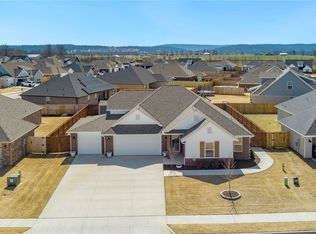 405 Phyllis Farm Rd, Prairie Grove, AR 72753