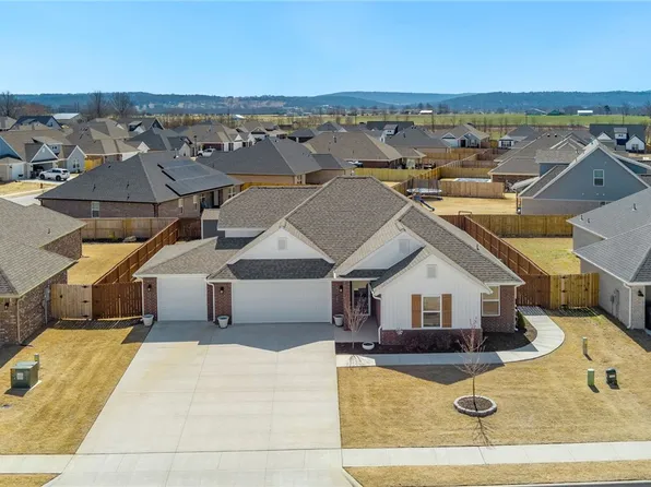 405 Phyllis Farm Rd, Prairie Grove, AR 72753