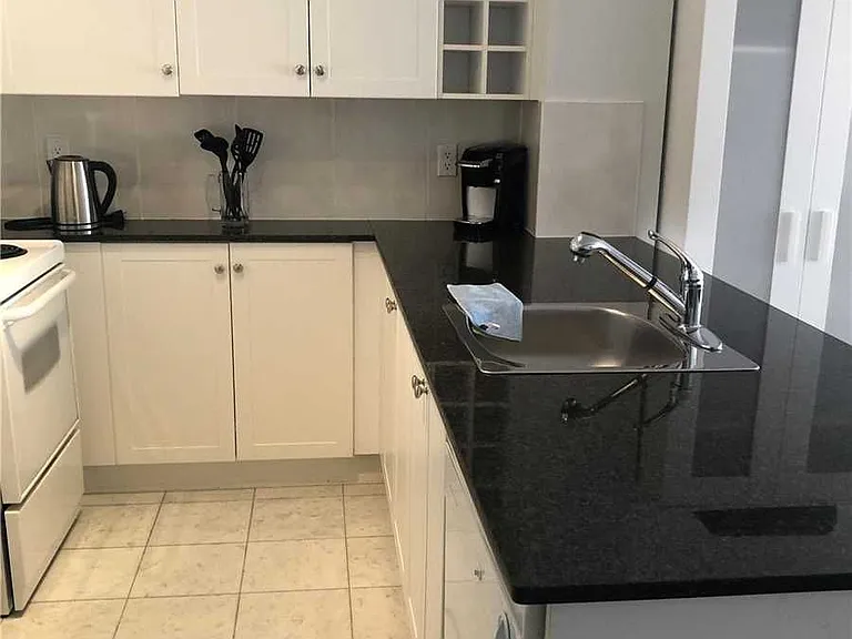 210 Victoria St #3210 — Photo 3