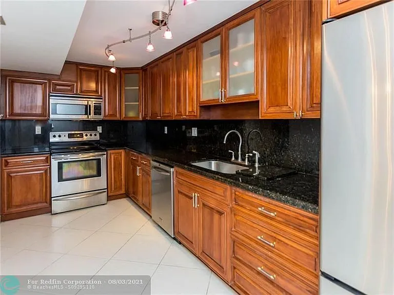 3430 Galt Ocean Dr #702 — Photo 7
