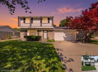 27646 Pierce St, Southfield, MI 48076