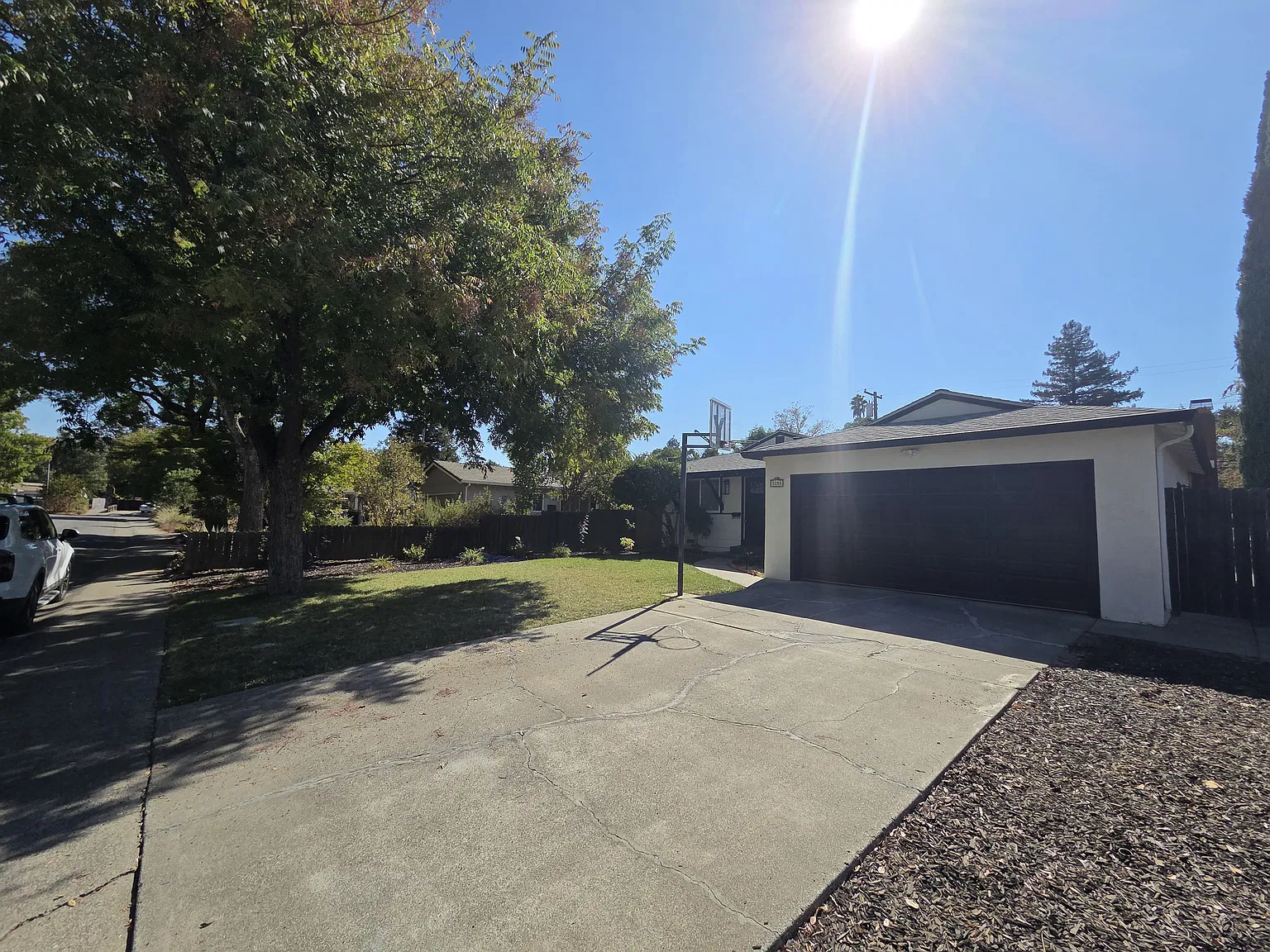 3 bed, 1234 sqft, $2,688 — Photo 2