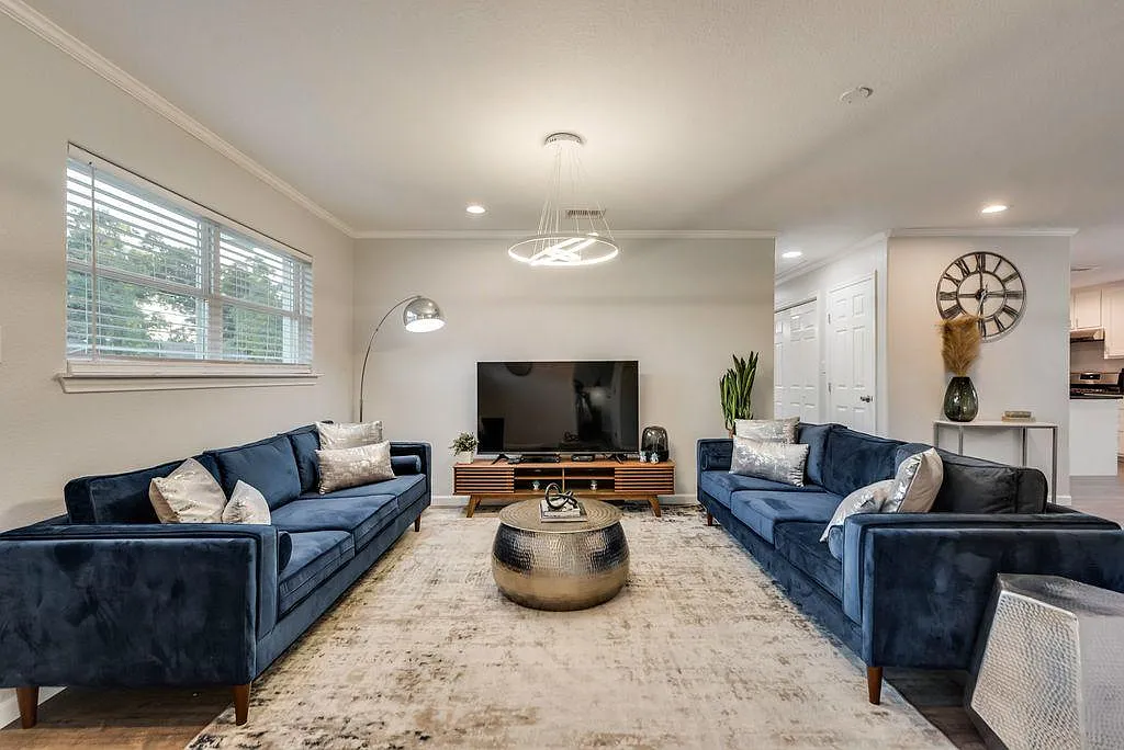 5 bed, 1679 sqft, $9,750 — Photo 4