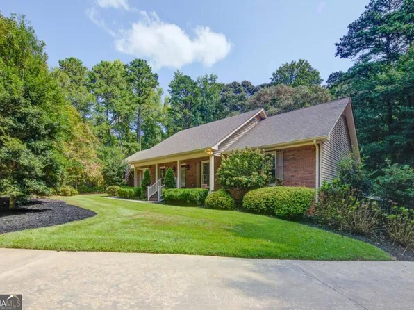 111 Henderson Lake Dr, Canton, GA 30115