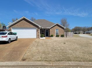 103 Thornton Dr, Medina, TN 38355