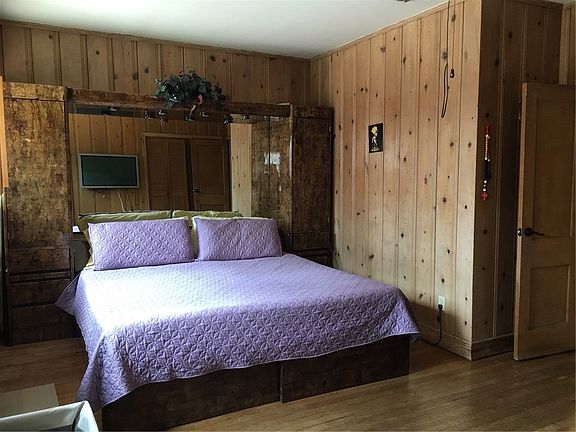 5th image of 1403 Newfield Ln