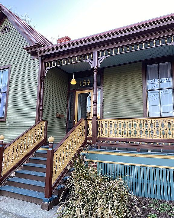 2nd image of 154 Chestnut St