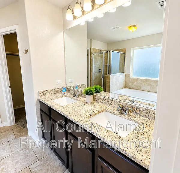 13710 Aria Cv — Photo 17