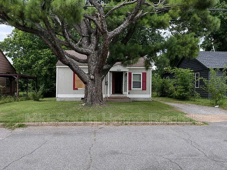 2622 Whitman Ave — Photo 3