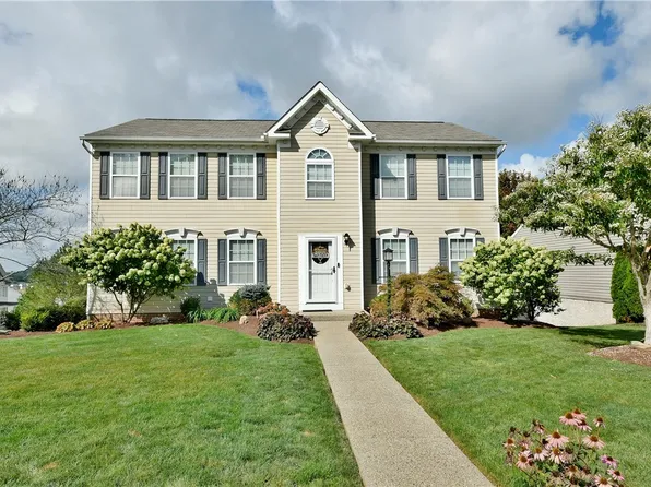 315 Forest Dr, Canonsburg, PA 15317