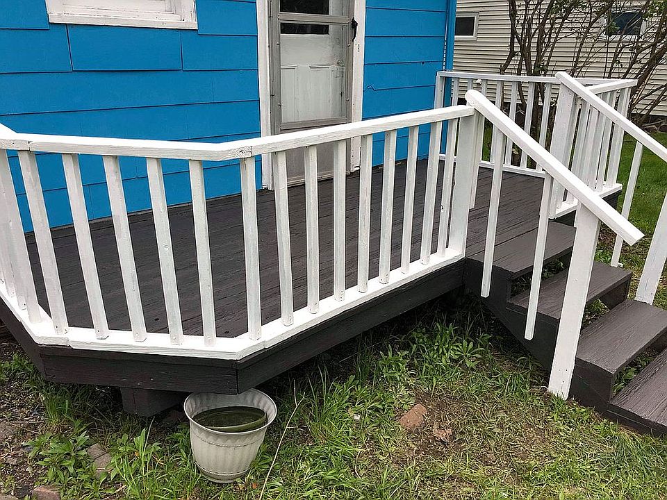 2nd image of 32 Wierk Ave