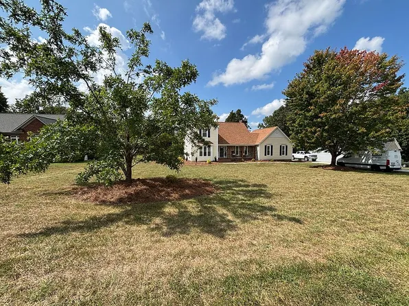 190 E Plantation Cir, Reidsville, NC 27320