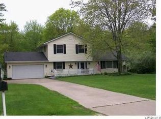 24247 Forestview Dr, Columbia Station, OH
