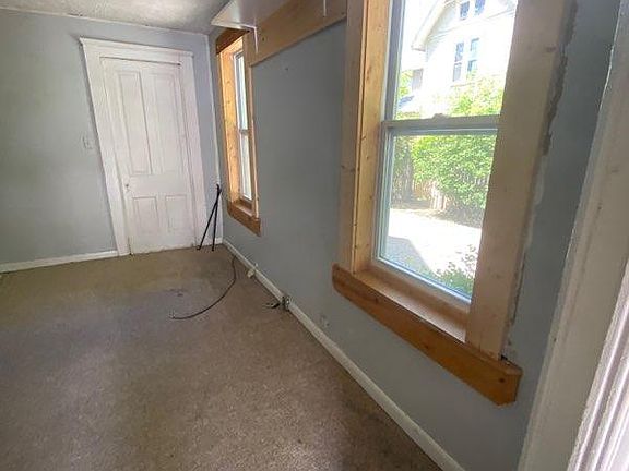 3rd image of 227 W Maple St