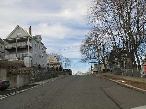 2nd image of 31 Cook St