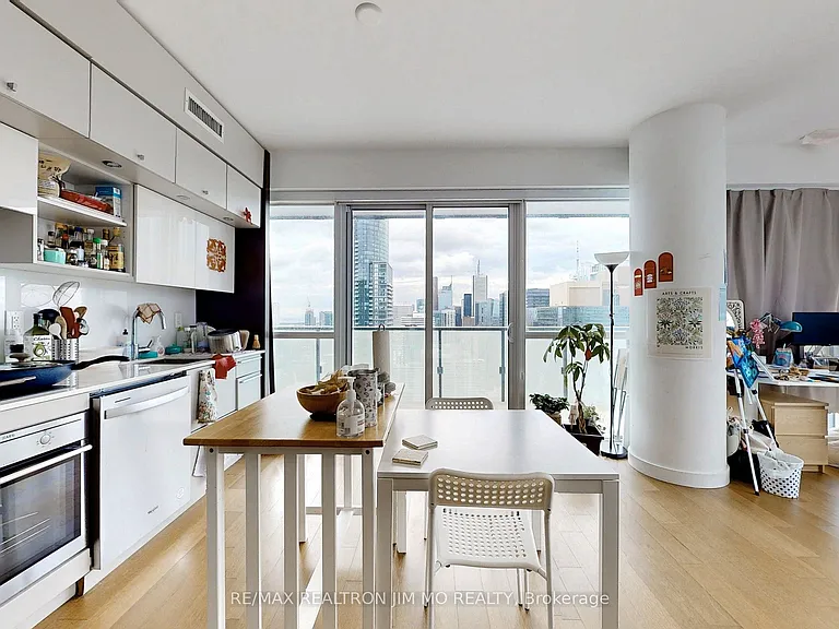 15 Grenville St #3503 — Photo 5