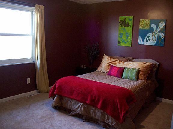 5th image of 9240 Robinhood Cir