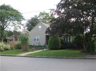 122 Amherst Rd, Cranston, RI 02920