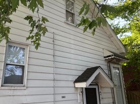 3881 Holbrook St, Hamtramck, MI
