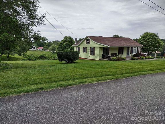 3rd image of 2305 Brookwood Dr