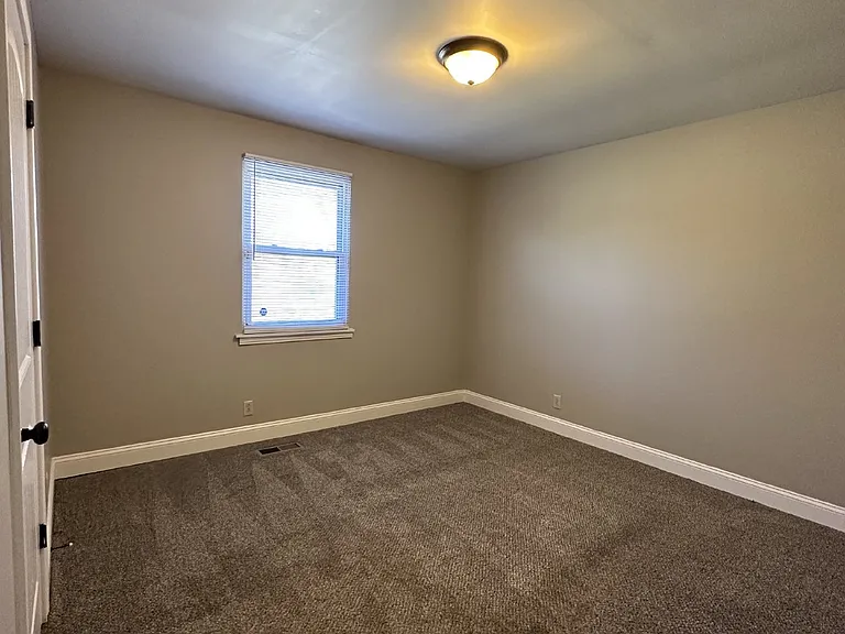 335 Woodale Dr — Photo 14