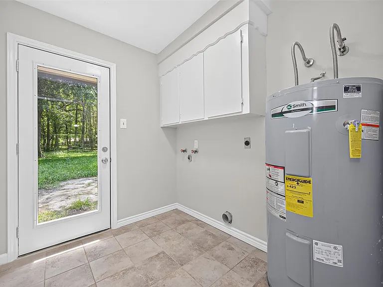 18747 Woodridge Dr — Photo 11