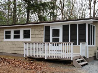 135 S Nichecronk Rd, Dingmans Ferry, PA 18328