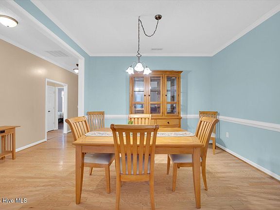 4th image of 306 Hanna Drive