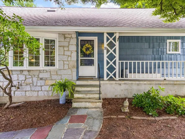 4 Murdoch Rd, Natick, MA 01760