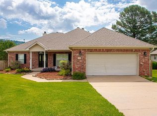 5 Westoak Cir, Little Rock, AR 72223