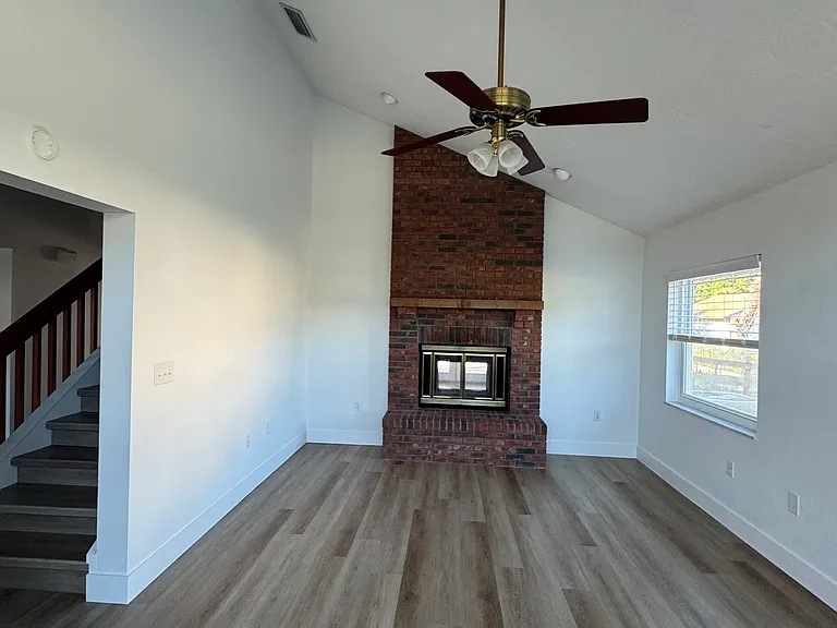 601 Shetland Cir — Photo 27