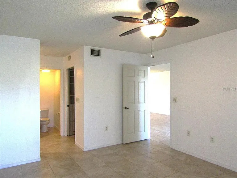 4434 Weybridge St #81 — Photo 16