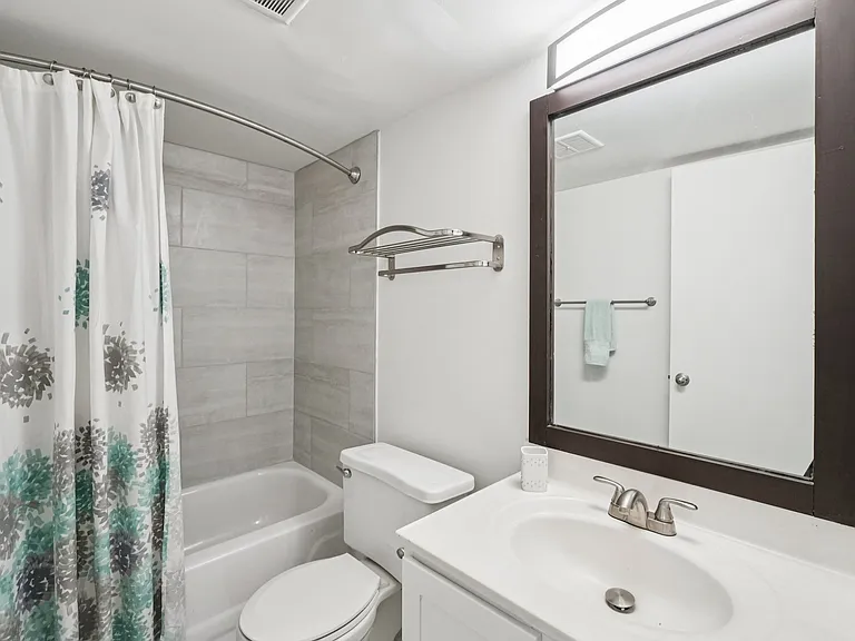 The Wind Song Apartments — Photo 3