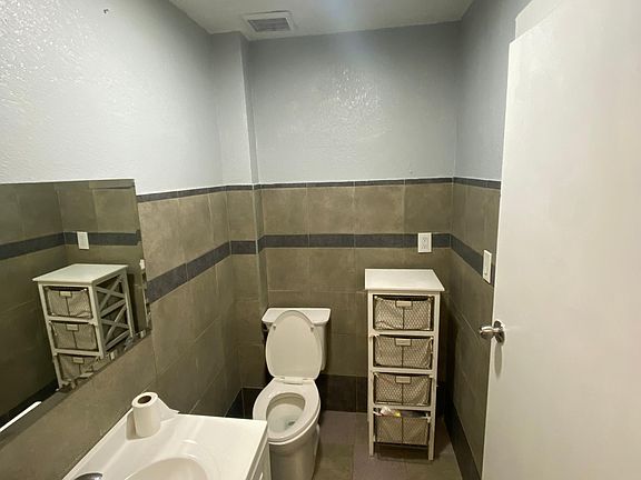 5th image of 1445 W 60th St #1/2