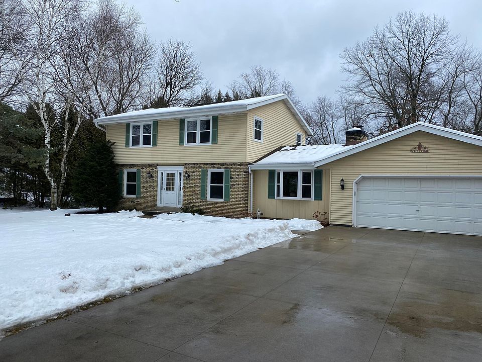 1st image of W238N1026 Sherwood Dr