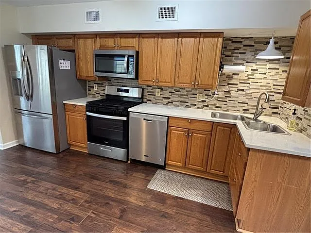 7720 Hickory St — Photo 3