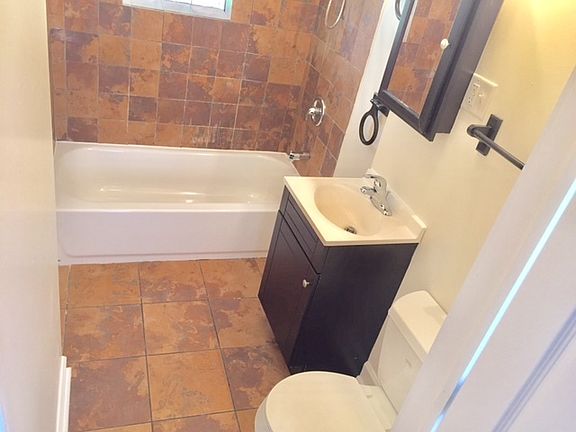 5th image of 2447 W Flournoy St APT 1